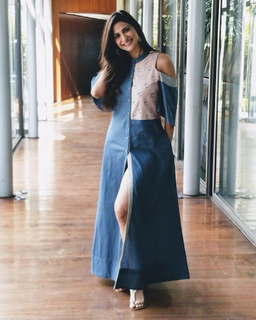 Aahana Kumra feet photo 14