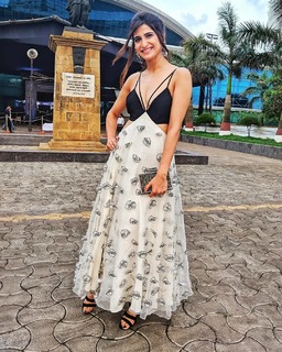 Aahana Kumra feet photo 17