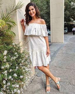 Aahana Kumra feet photo 15