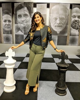 Aahana Kumra feet photo 9