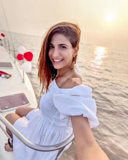 Aahana Kumra feet photo 13