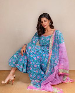 Aahana Kumra feet photo 14