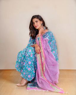Aahana Kumra feet photo 13