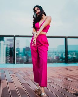 Aahana Kumra feet photo 17