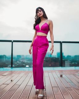 Aahana Kumra feet photo 14