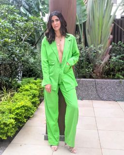 Aahana Kumra feet photo 12