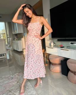 Aahana Kumra feet photo 17