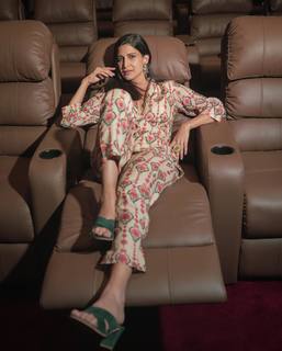 Aahana Kumra feet photo 11