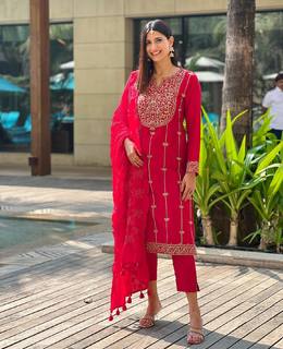 Aahana Kumra feet photo 20