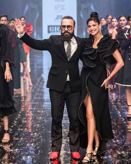 Aahana Kumra feet photo 18
