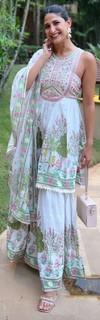 Aahana Kumra feet photo 20