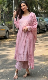 Aahana Kumra feet photo 2