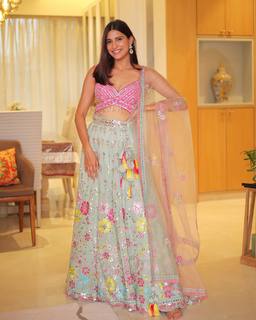 Aahana Kumra feet photo 16