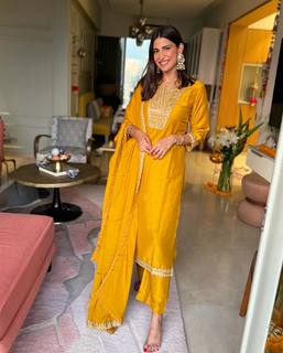 Aahana Kumra feet photo 14
