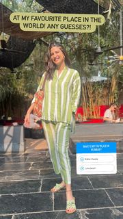 Aahana Kumra feet photo 11