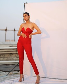 Aahana Kumra feet photo 14