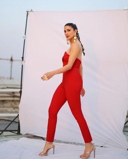 Aahana Kumra feet photo 13