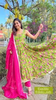 Aahana Kumra feet photo 10