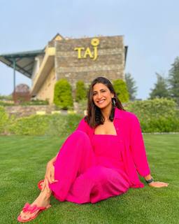 Aahana Kumra feet photo 1