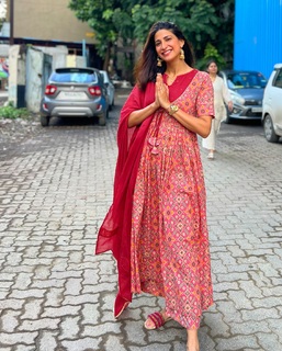 Aahana Kumra feet photo 11