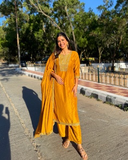 Aahana Kumra feet photo 11
