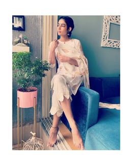 Aakanksha Singh feet photo 18