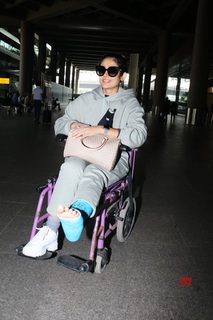 Aakanksha Singh feet photo 13