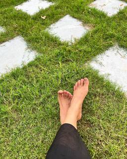 Aakanksha Singh feet photo 11