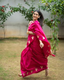 Aakanksha Singh feet photo 11