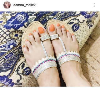 Aamna Malick feet photo 1