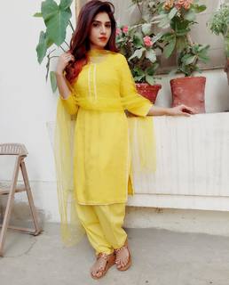 Aamna Malick feet photo 17