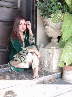 Aamna Malick feet photo 12