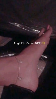 Aamna Malick feet photo 9