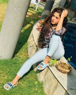 Aamna Malick feet photo 2