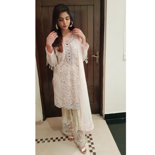 Aamna Malick feet photo 3
