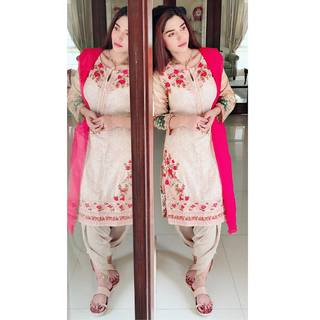 Aamna Malick feet photo 20