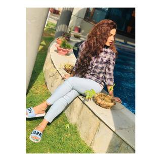 Aamna Malick feet photo 14