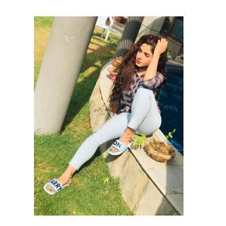 Aamna Malick feet photo 13