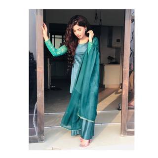 Aamna Malick feet photo 11