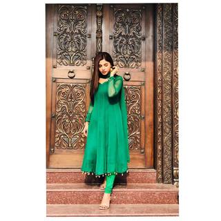 Aamna Malick feet photo 10