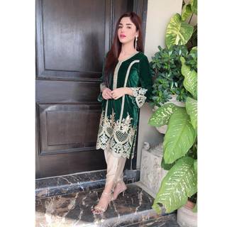 Aamna Malick feet photo 8