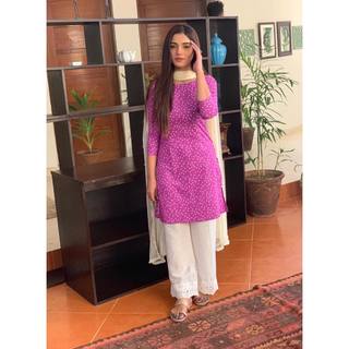 Aamna Malick feet photo 5