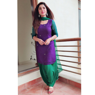 Aamna Malick feet photo 4