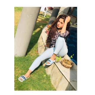 Aamna Malick feet photo 2