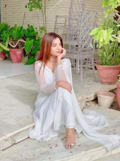 Aamna Malick feet photo 19