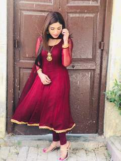Aamna Malick feet photo 16