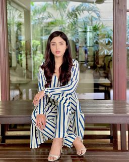 Aamna Malick feet photo 14