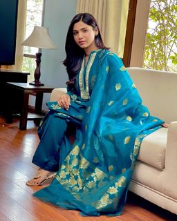 Aamna Malick feet photo 13