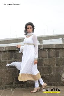 Aamna Sharif feet photo thumbnail