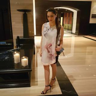 Aamna Sharif feet photo thumbnail